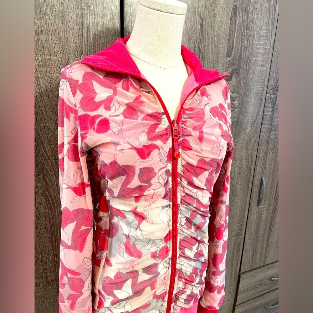 LULULEMON Pink & Floral Mesh Reversible Zip up Jacket.
